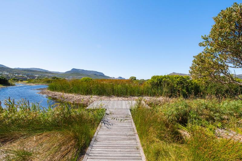 6 Bedroom Property for Sale in Lake Michelle Western Cape